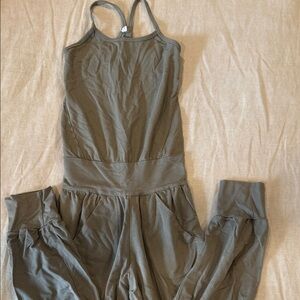 Ripple Yogawear Army Green Sleeveless Jumpsuit